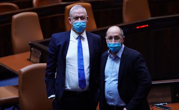 לאחר בקשת גנץ: ניסנקורן מתפטר ממשרד המשפטים