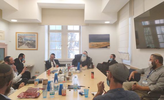 הח"כים החרדים נפגשו עם מנהלי המוסדות החרד"לים
