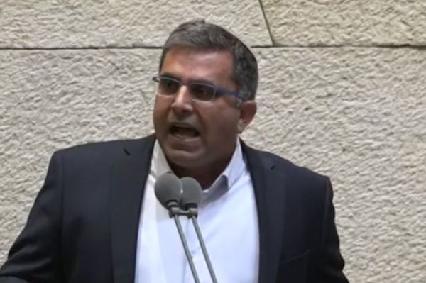 צפו: אופיר סופר מתפוצץ על מיקי לוי