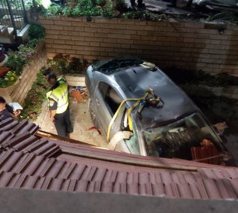 שני אחים נהרגו ממכונית שהדרדרה לחצר ביתם