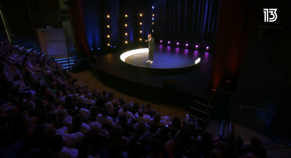 הסטנדאפיסט המוכר מגלה: "אני בן אדם מאמין". צפו