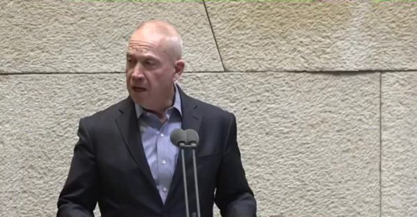 גלנט טוען שאין הצדקה לסגירת מוסדות החינוך