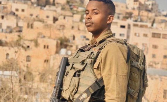 מח"ט גולני העניק תעודת הערכה ללוחם שחילץ ערבי בחברון