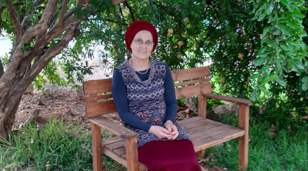 אם ל-16 ואחות קורונה: יסכה לפיד בראיון לסרוגים