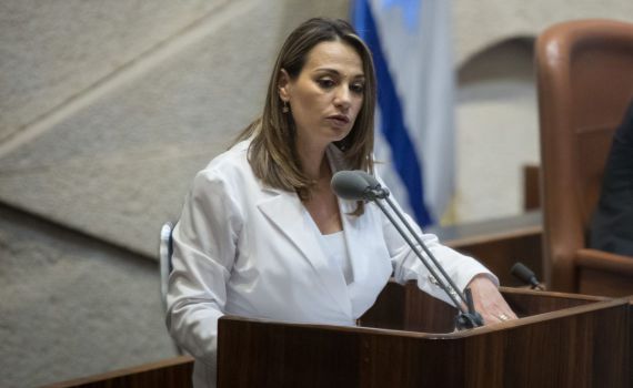 תצטרף לימינה? בנט נפגש עם יפעת שאשא ביטון