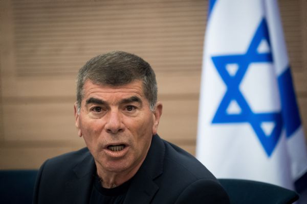 שר החוץ נגד נתניהו: "זה מתעכב בגלל אגו"