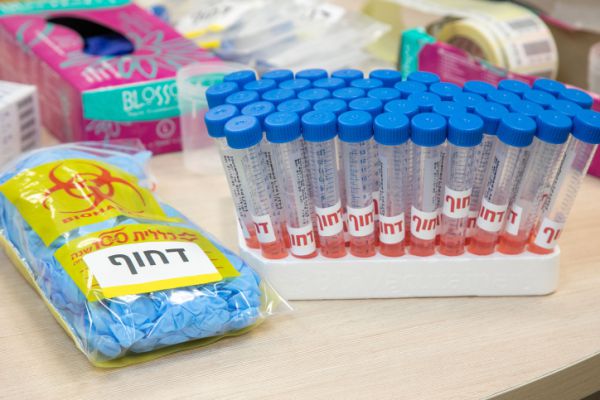 יום שני ברציפות: מעל 2000 חולי קורונה חדשים