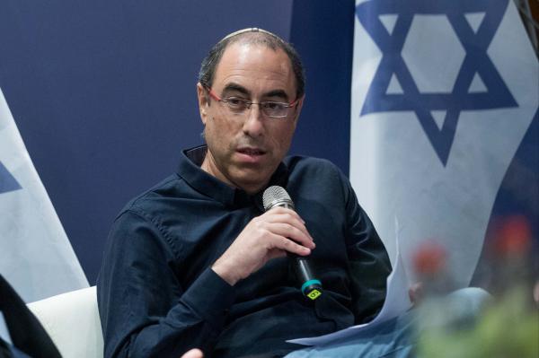 קלמן משיב אש לעיתונאי הימין: 'גידולי פרא שרלטנים'