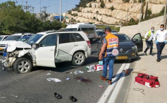 4 פצועים בתאונת דרכים בירושלים, אחד במצב קשה