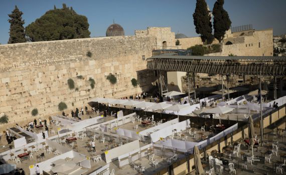 בצל הקורונה: בכותל נערכים להגעת אלפים בט' באב