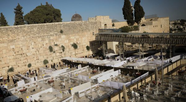 בצל הקורונה: בכותל נערכים להגעת אלפים בט' באב