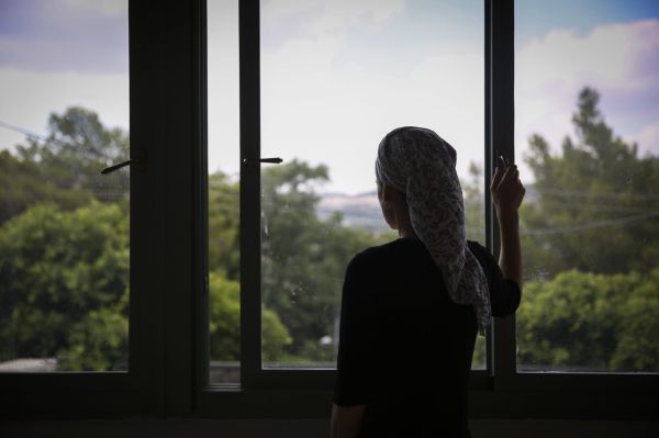 המסע של אשה מוכה מתחיל כשהיא יוצאת מהמקלט