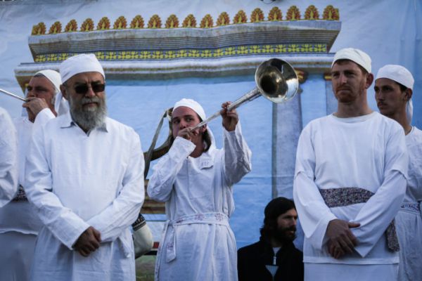צפו: קצר על הפרשה| בבית שלישי יקריבו קורבנות?