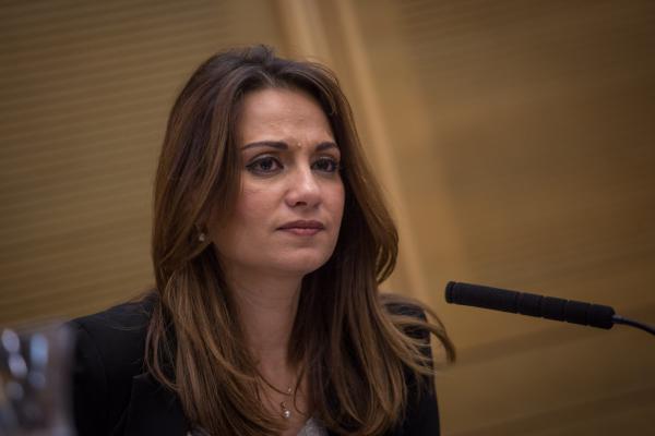 אם שאשא ביטון תפתח את חדרי הכושר – נדיח אותה