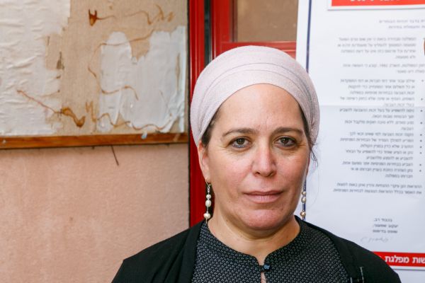 דינה דיין: מפגיני שמאל ירקו עלי כי אני אשה דתייה