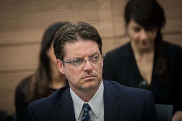 הנהלת בתי המשפט תסביר הסתרת שמות עוזרי שופטים