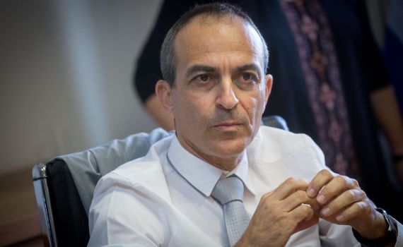 גמזו: "כל אדם אחר במקומי היה קם והולך"