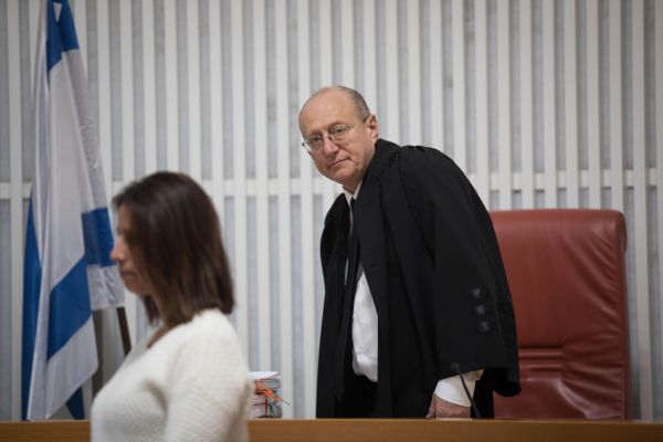 בג"ץ קבע: נכנסים לבידוד לא יקבלו אישור מחלה