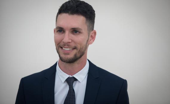 סגן השר עידן רול תועד במסיבה צפופה וללא מסיכה