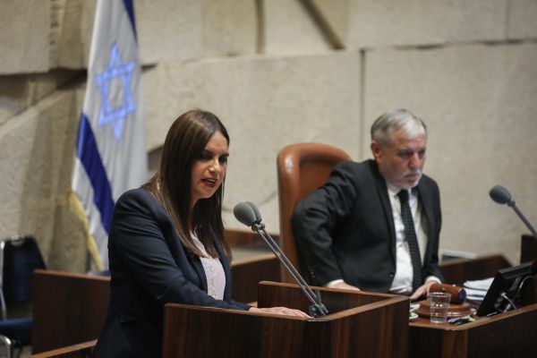 הצעת חוק: מי ישלם דמי מחלה לנכנסים לבידוד?