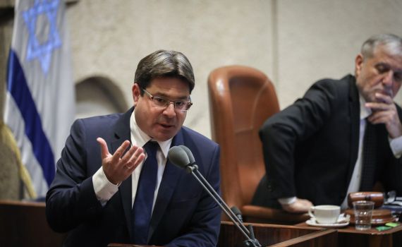 השר אקוניס: אם כחול לבן לא יתעשתו – נלך לבחירות