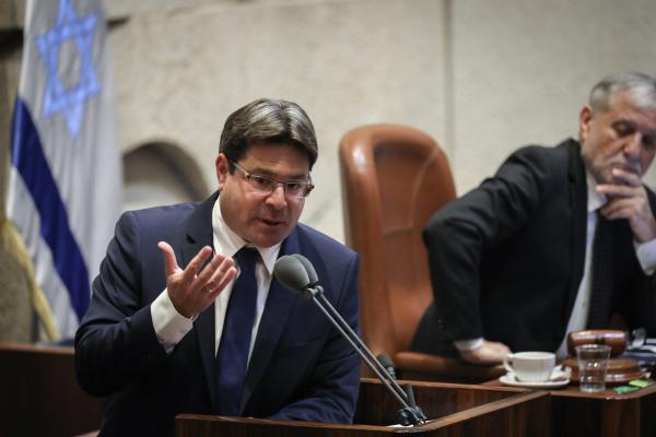השר אקוניס: אם כחול לבן לא יתעשתו – נלך לבחירות