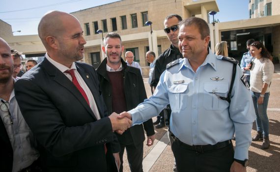 ההפגנות בבלפור| עימות בין השר לבט"פ ומ"מ המפכ"ל