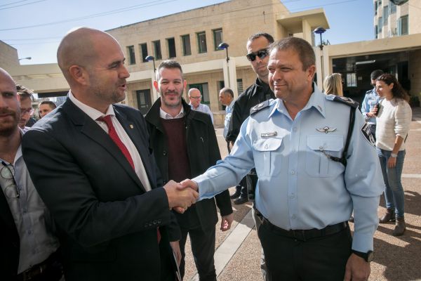ההפגנות בבלפור| עימות בין השר לבט"פ ומ"מ המפכ"ל