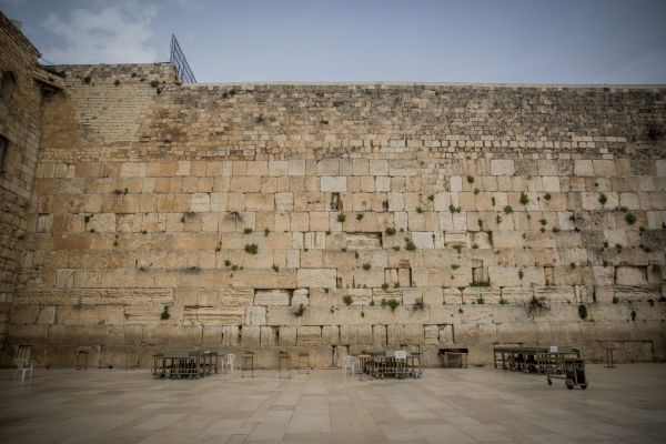 הרב לאו: הלכות תשעה באב מיוחדות בזמן קורונה