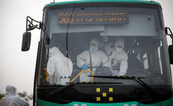 שימו לב: זוהי שכבת הגיל המדבקת ביותר בקורונה