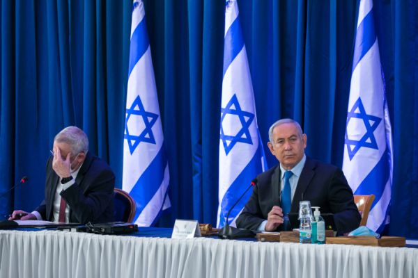 הקורונה חוזרת בגדול וההנהגה מתפקדת בקטן