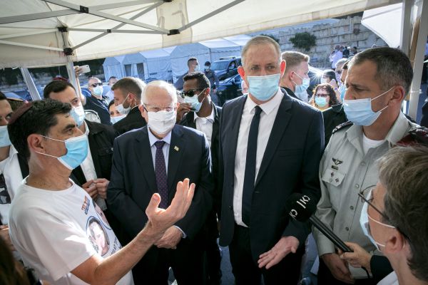 משפחת גולדין: לא להחזיר את גופת אסיר חמאס שמת