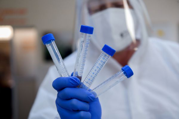 גילוי מרעיש: חוקר ישראלי איתר תרופה לקורונה