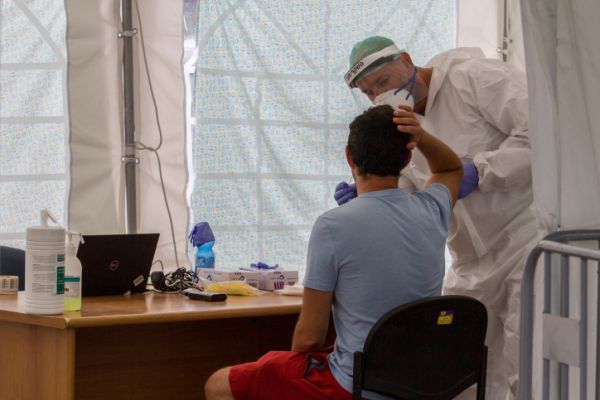 נתוני הקורונה: אחוז הנדבקים עולה, זינוק במתים