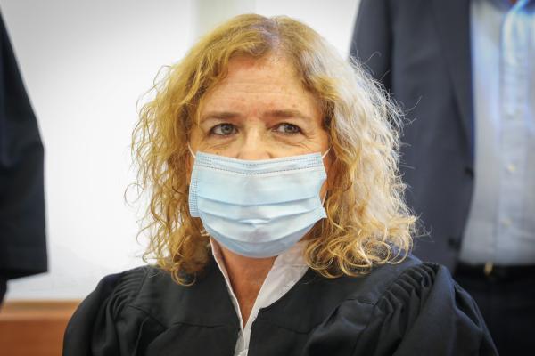 עתירה: לעצור את שירותי הדוברות לליאת בן ארי