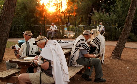 עו"ד על הפרשה • ואתחנן: על הזכות להתפלל