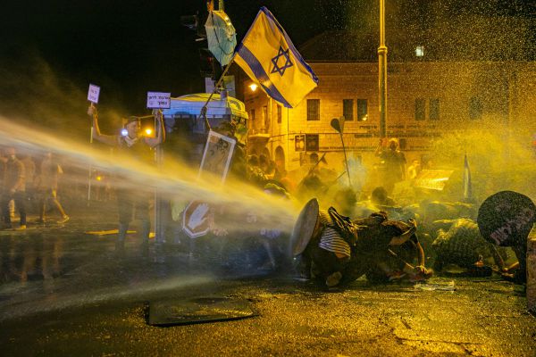 היועמ"ש: אין אכיפה בררנית נגד המפגינים בבלפור