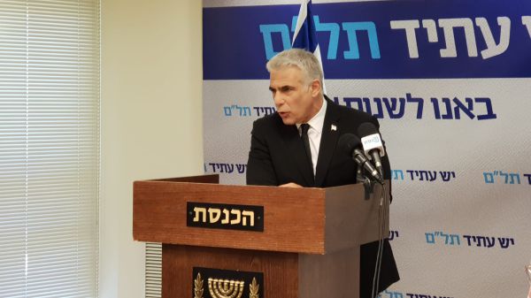 לפיד: "הממשלה צריכה לצאת לחל"ת, ומהר"