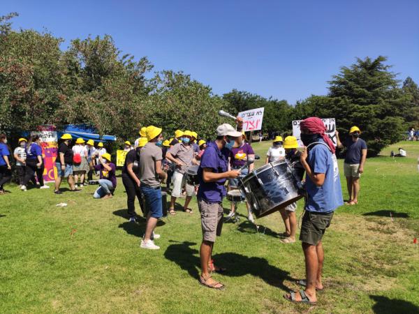 בני הנוער בהפגנה: "דורשים להחזיר את פעילות הקיץ"