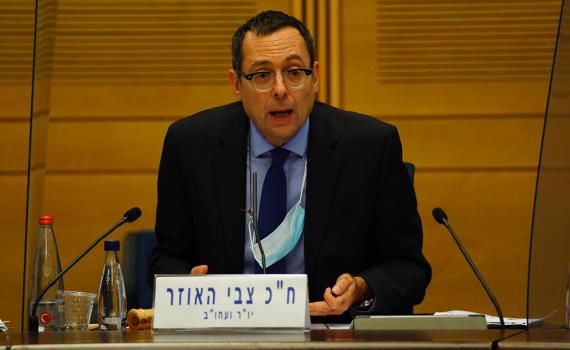 האם ח"כ צבי האוזר יישאר יו"ר ועדת חוץ וביטחון?