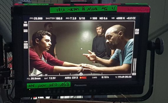 מזהים? עמיר בניון מפתיע בתפקיד אבא נרקומן