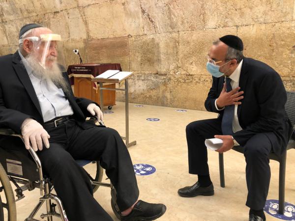 צפו: תפילה מיוחדת בכותל להסרת מגפת הקורונה