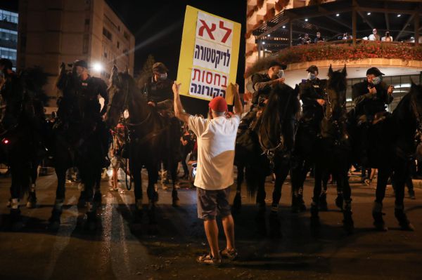 מחאות השמאל | המשטרה: נטפל במפרי סדר וונדליזם