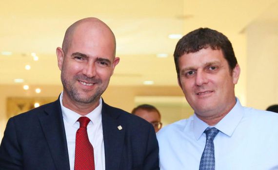 הראשון מהליכוד: אמיר אוחנה התפטר מהכנסת