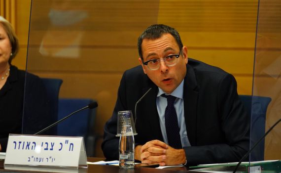 תרחיש קודר: קורונה ושפעת יחד,מחסור בצוותים רפואיים