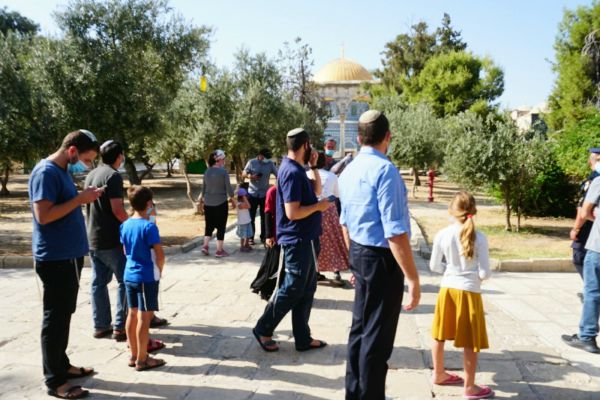 מדוע שוטרים אוכפים על יהודים לצום בהר הבית?