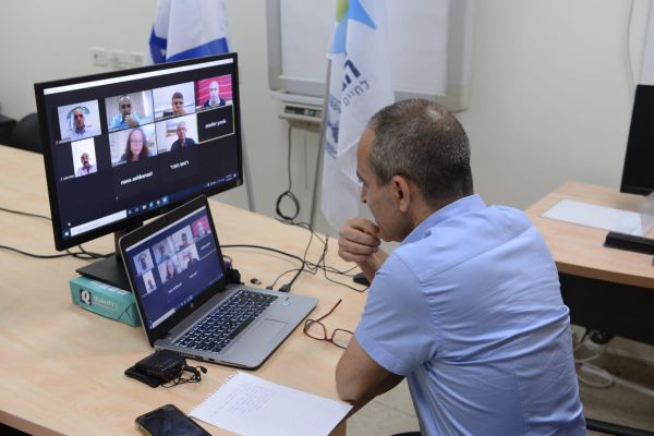 לקראת עיד אל-אדחא, גמזו שוחח עם ראשי רשויות