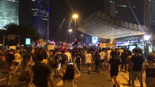 מפגינים נדקרו בהפגנה נגד נתניהו