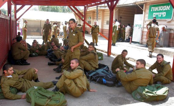 בשורה לחיילים: החל מהיום שירות החובה מתקצר