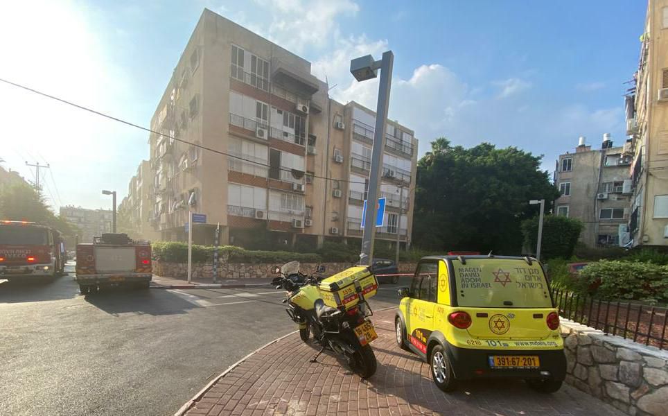 חולון: הושגה שליטה על האש בשריפה ליד כיכר קוגל